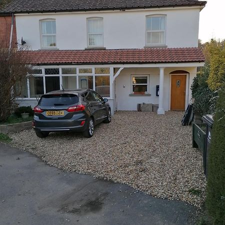 Riverside Apartment Chepstow Exterior photo