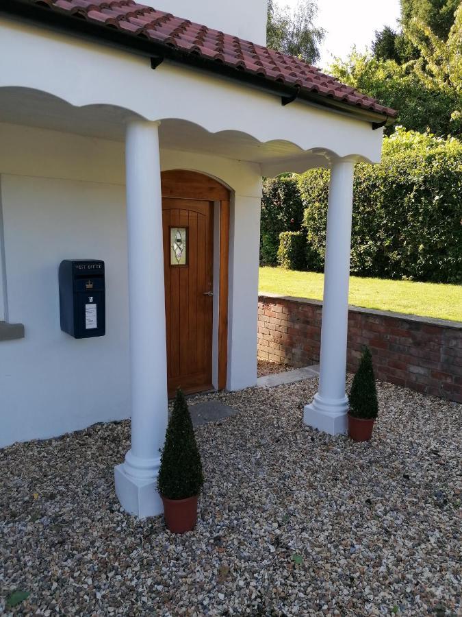 Riverside Apartment Chepstow Exterior photo